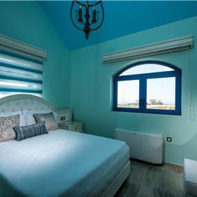 6 bedroom luxury villa with pool near Agia Pelagia, sleeps 12